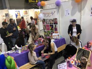 Milujsmějsežij - Kreativ festival, tvoření, malování na obličej, zaplétání copánků, rodiče s dětmi, zábava