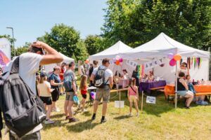 Milujsmějsežij - Bezva fest, Miluj stan, aktivity, malování na obličej a copánky