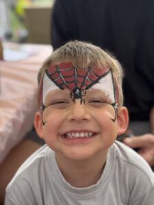 Milujsmějsežij - festival, malování na obličej, spiderman