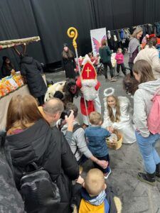 Milujsmějsežij - Mikuláš, čerti a anděl, nadílka, besídka, market