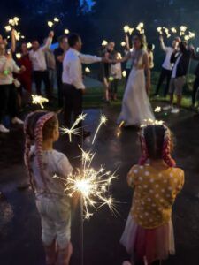 Milujsmějsežij - svatby, prskavky, copánky