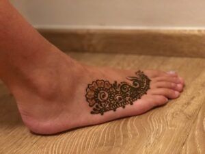 Milujsmějsežij - tetování hennou