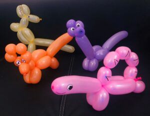 Milujsmějsežij - tvoření z balonků dinosauři