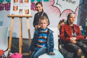 Milujsmějsežij - utubering, festival, malování na obličej